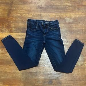 Dark wash American Eagle skinny jeans Size:6